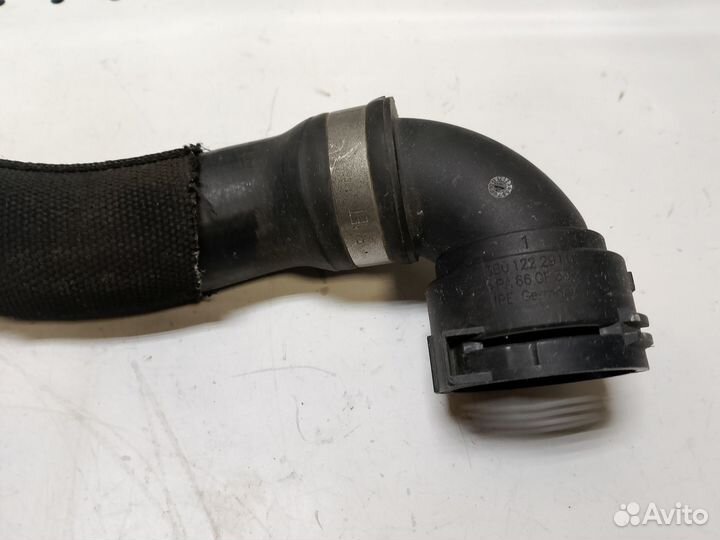 Патрубок радиатора верхний Volkswagen Passat