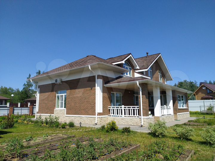 Коттедж 250 м² на участке 13,5 сот.