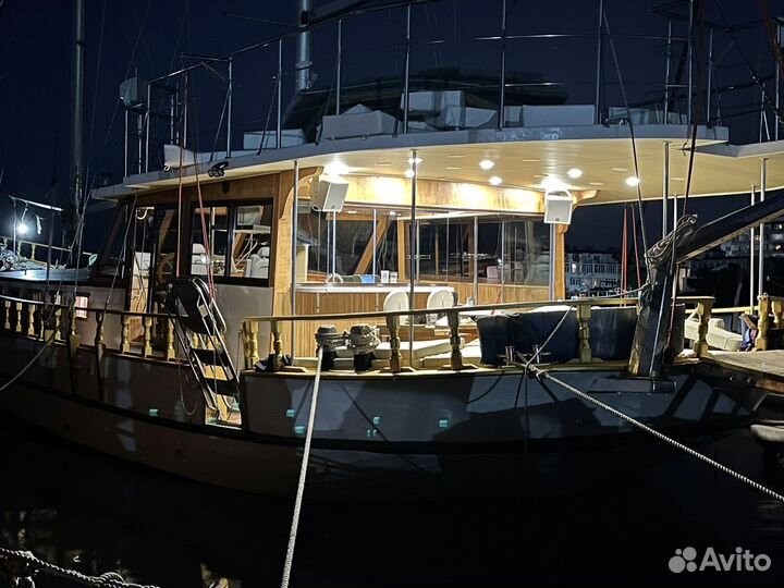 Аренда яхты в Сочи. Отдых для большой компании