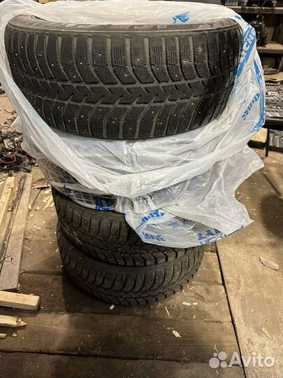 Bridgestone Ice Cruiser 7000 225/55 R17 97T