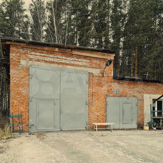 Гараж, > 30 м²