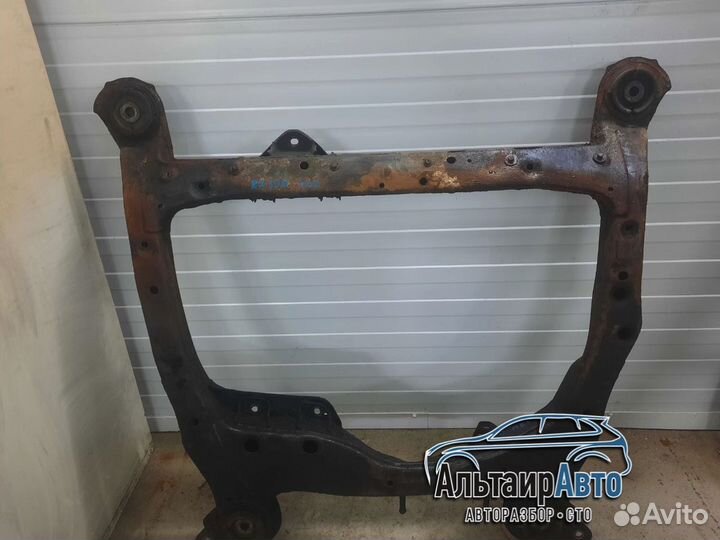 Передний подрамник Lexus RX300 левый руль RX1