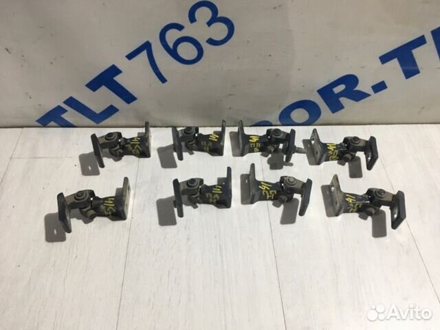 Петля двери audi A4 b8