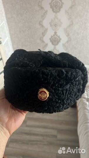 Китель с брюками и шапка