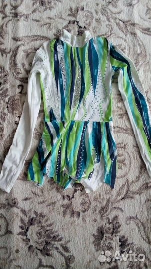 Гимнастический купальник с юбкой