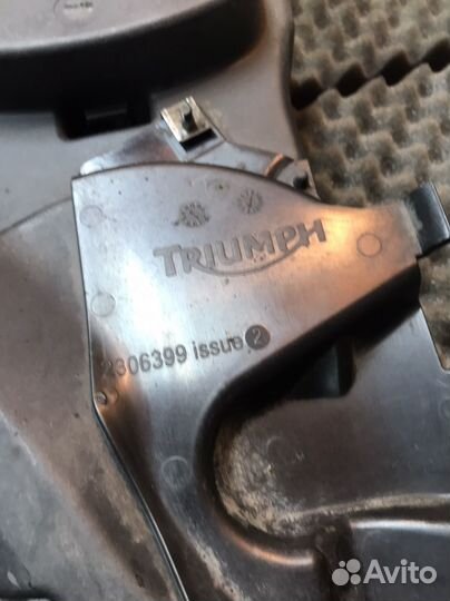 Пластик под сиденье Triumph Street Triple 675 2012