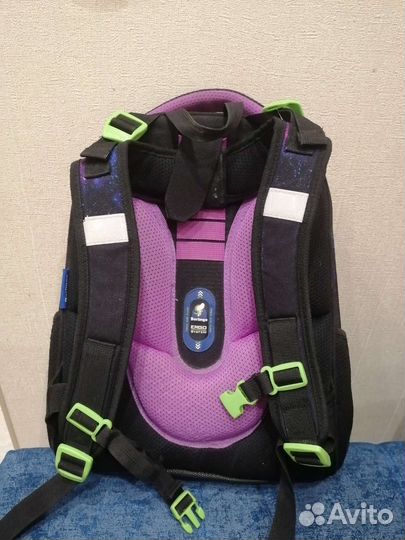 Школьный рюкзак с эргонамичной спинкой