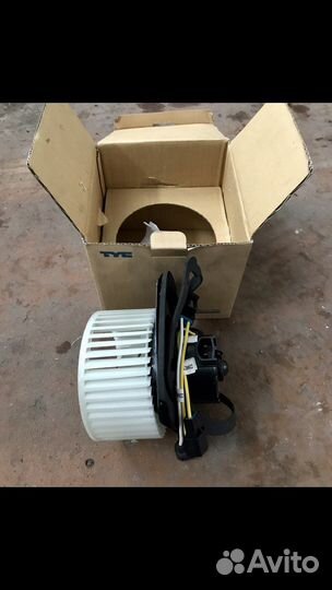 Запчасти на Lincoln Town Car