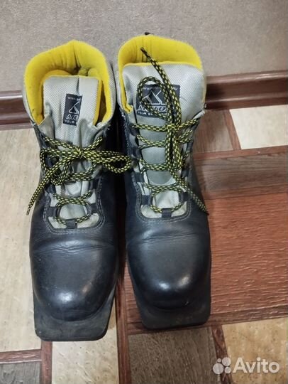 Лыжные ботинки