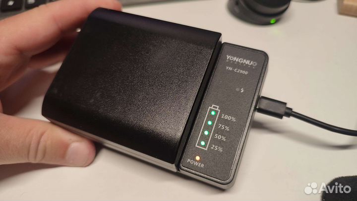Зарядное устройство фотовспышки Yongnuo yn - c2900