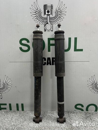 Стойка амортизатора задняя Toyota Auris 2013