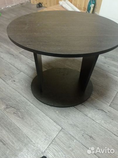 Журнальный столик на колесах