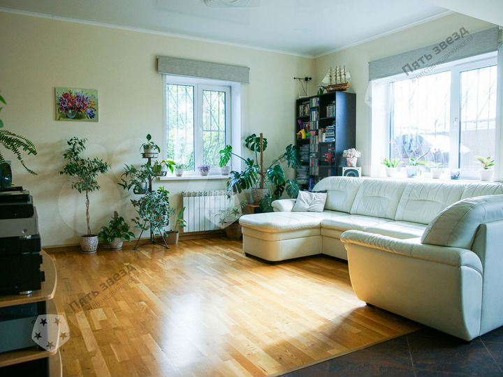 Таунхаус 161,8 м² на участке 1 сот.