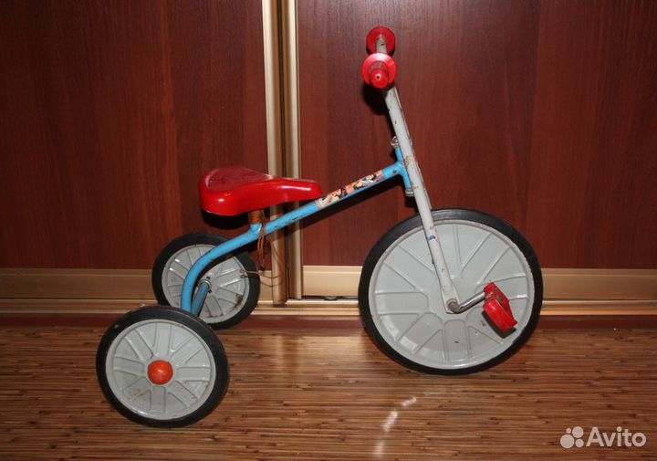 Велосипед детский педальный трехколесный Трицикл