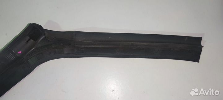 Уплотнительная резинка задняя правая RRS