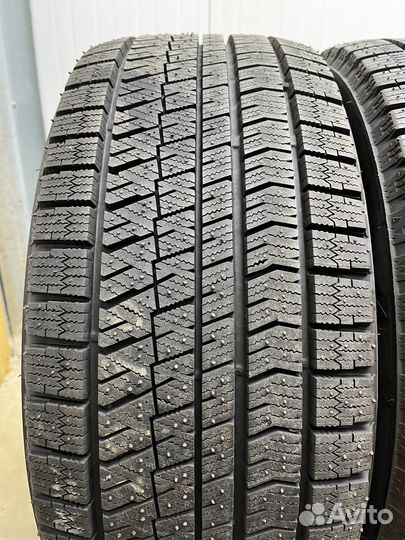 Bridgestone Blizzak VRX2 245/45 R18 100Q