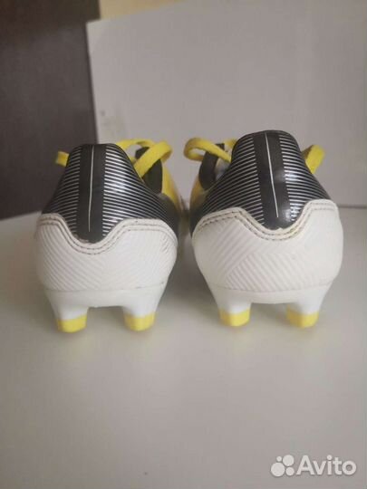 Футбольные бутсы