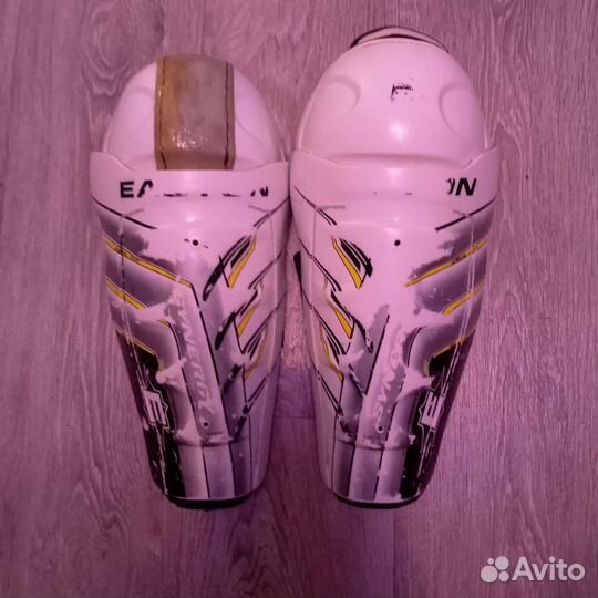 На коленики хоккейные easton