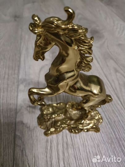 Бронзовая статуэтка