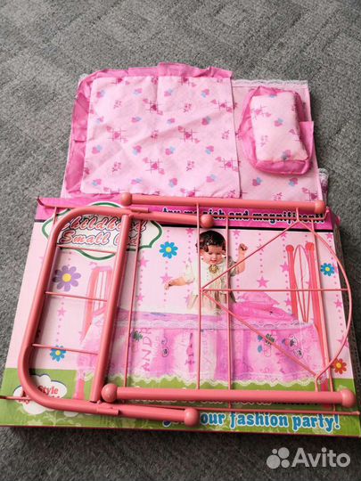 Кроватка для кукол + пупс в подарок