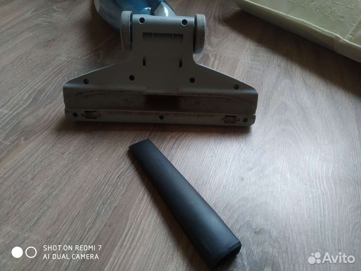 Вертикальный пылесос