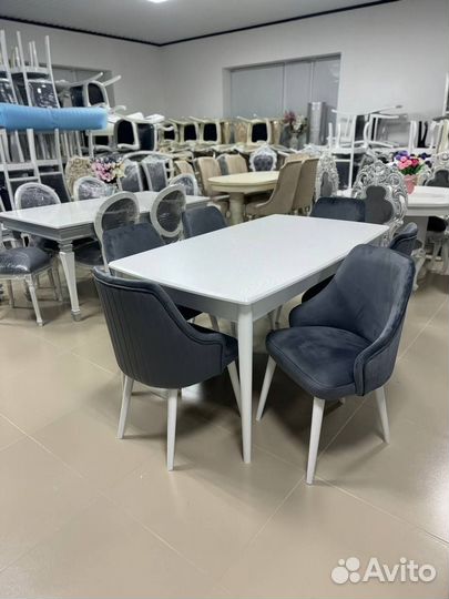 Комплект стол и стулья. В наличии