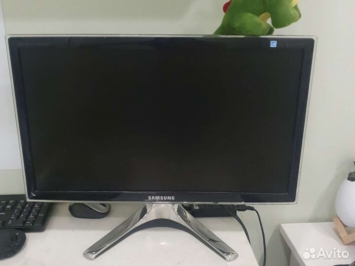 Монитор Samsung