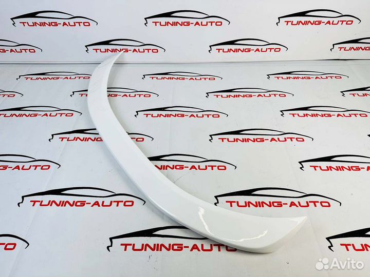 Спойлер на стекло Toyota Camry 70 TRD (белый) C065