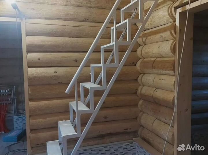 Лестница на антресольный этаж