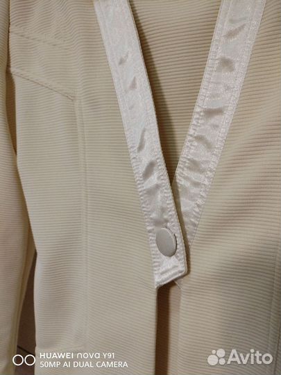 Нарядный костюм женский 44