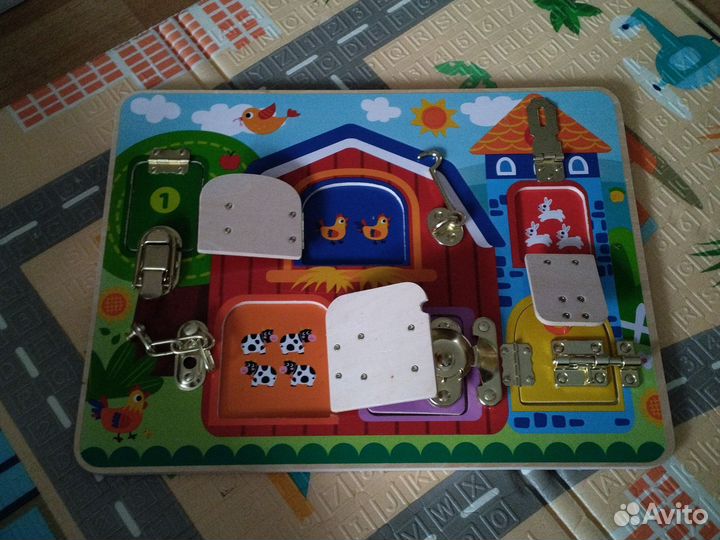 Бизиборд замочки