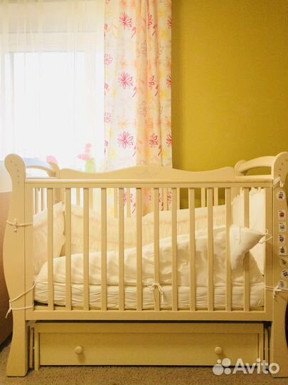 Кроватка с комодом