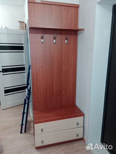 Вешалка в прихожую