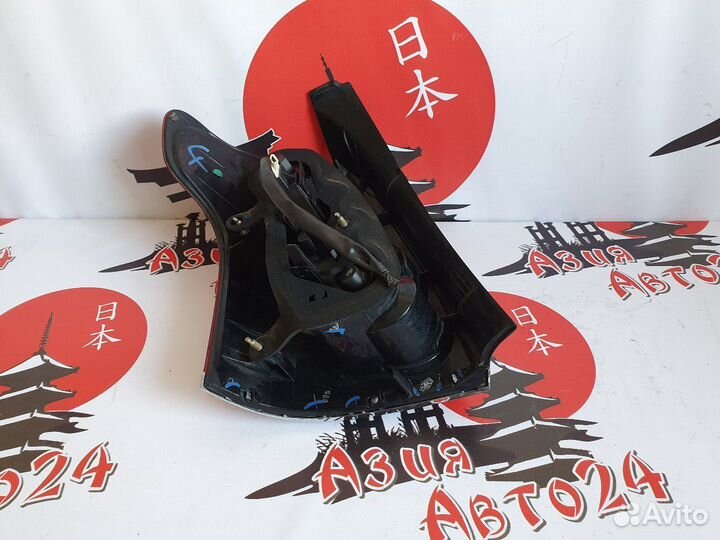 Фонарь стоп-сигнала Toyota Avensis AZT250 1AZ-FSE