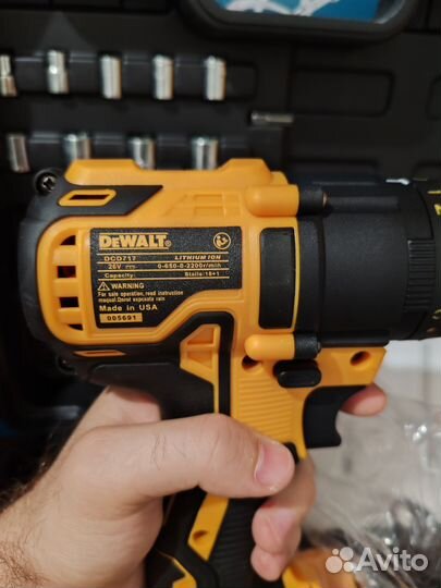 Шуруповерт dewalt ударный dcd791 26v