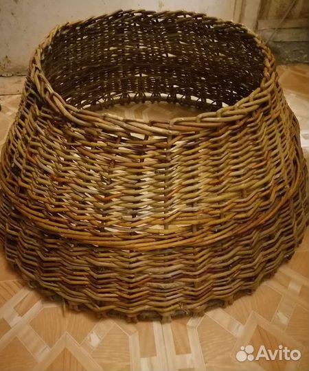 Корзина под ёлку плетёная