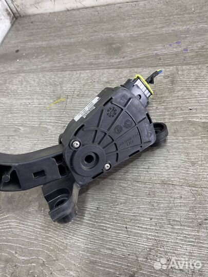 Педаль газа Kia Rio