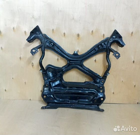 Подрамник передний Audi A4 8W