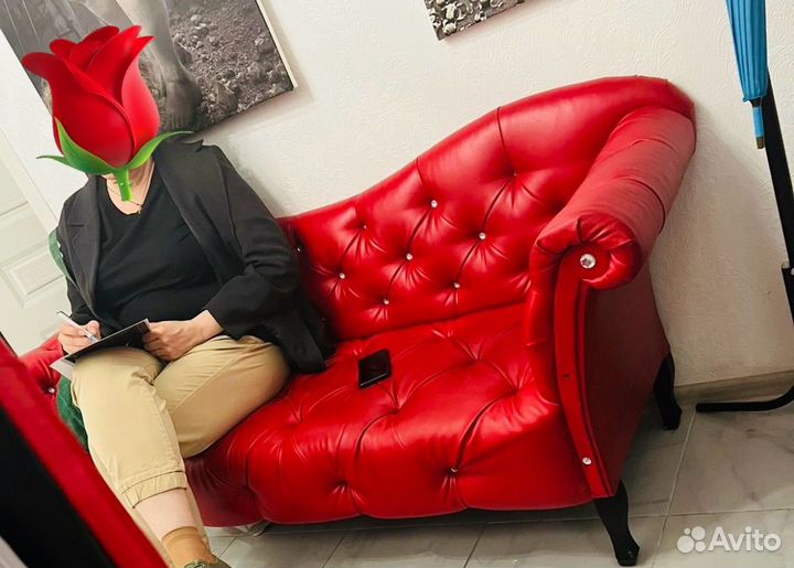 Кожаный диван