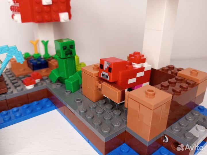 Lego Minecraft 21129 The Mushroom Island