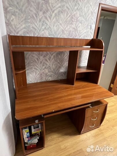 Компьютерный стол