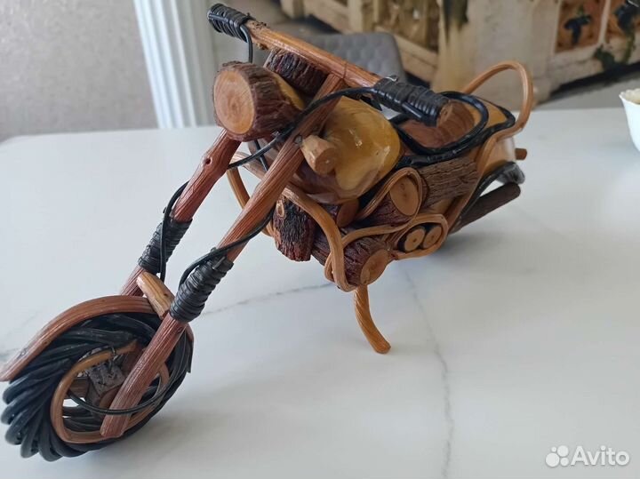 Резные фигуры из дерева 