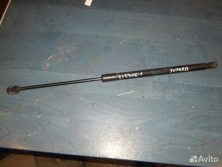 Амортизатор багажника (Skoda Superb)