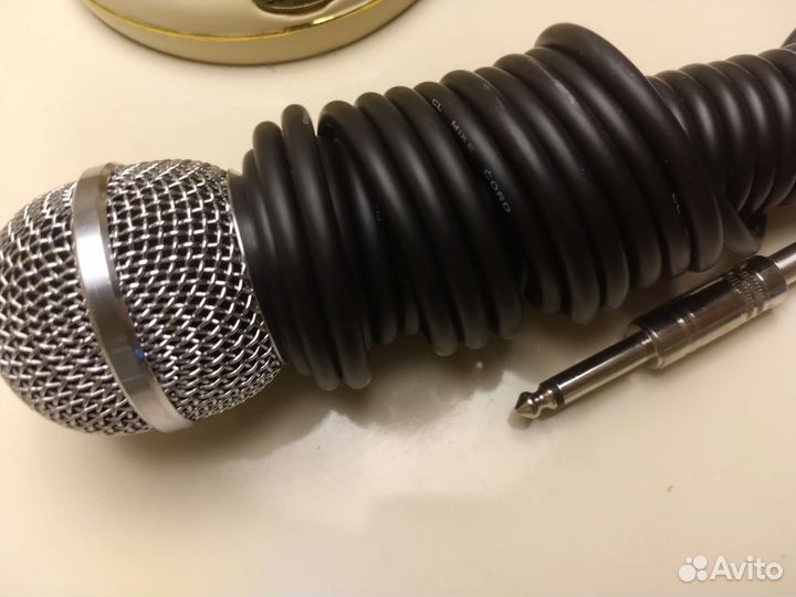 Вокальный микрофон новый