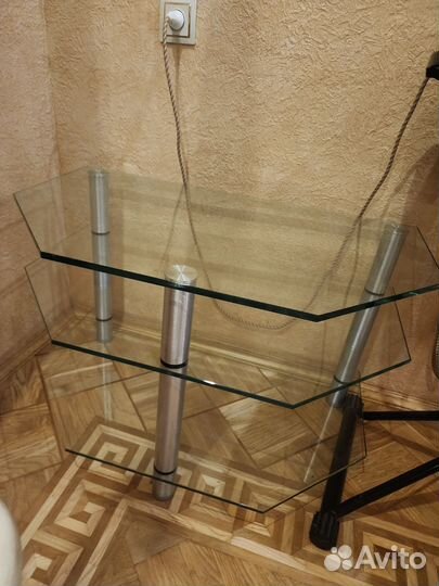 Тумбочка под телевизор стеклянная