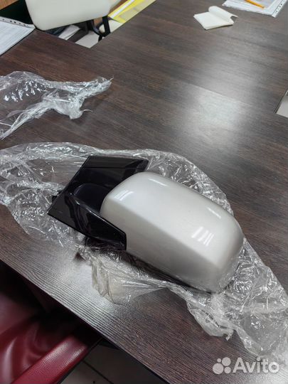 Зеркало левое