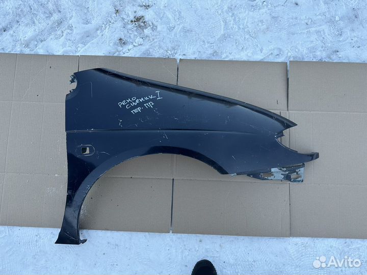 Переднее правое крыло Renault Scenic 1