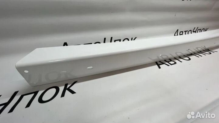Задний бампер белый (балка )