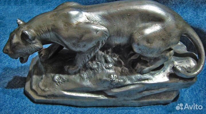 Скульптура. «Тигрица». СССР. 1958г. Завалов А.П