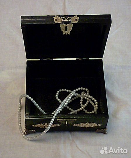 Деревянная шкатулка 